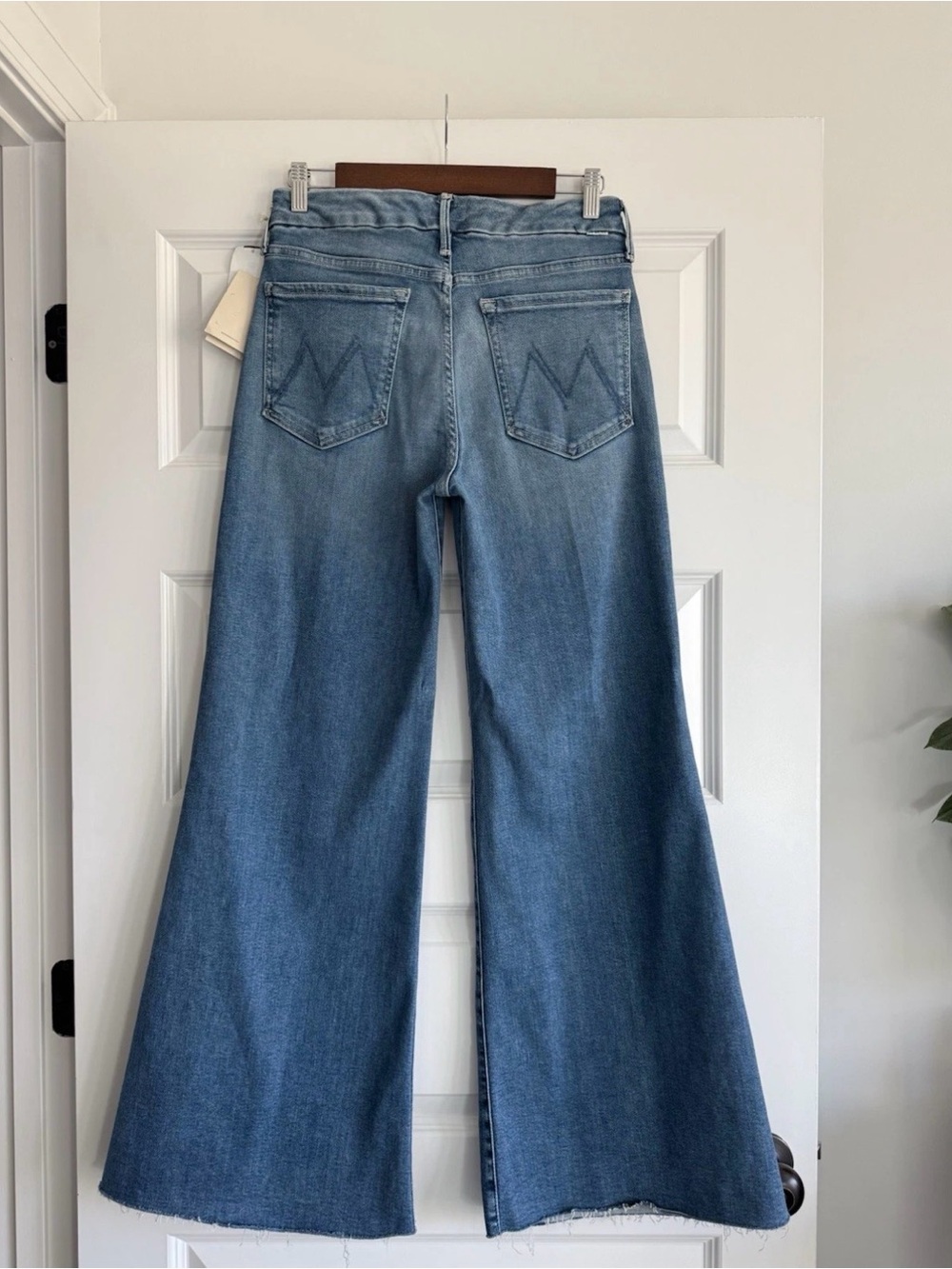 MOTHER The Roller Fray Wide Leg Jeans in Riding The Cliffside NWT Size 28 - Picture 6 of 9